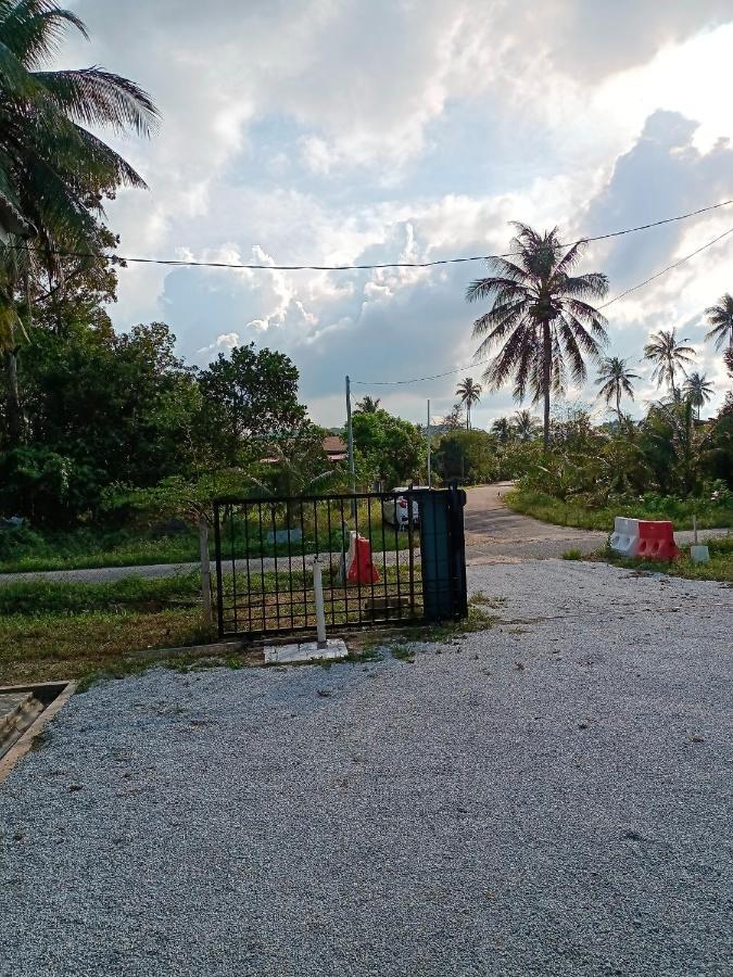 Ummi'S Homestay Kuala Besut Kampong Baru Exterior foto